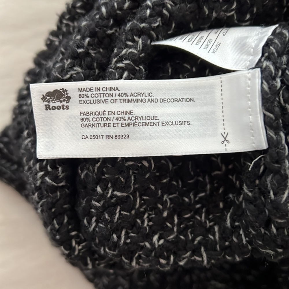 𝅺roots l Black Sweater - Picture 4 of 4
